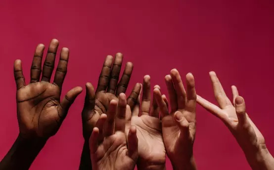hands up